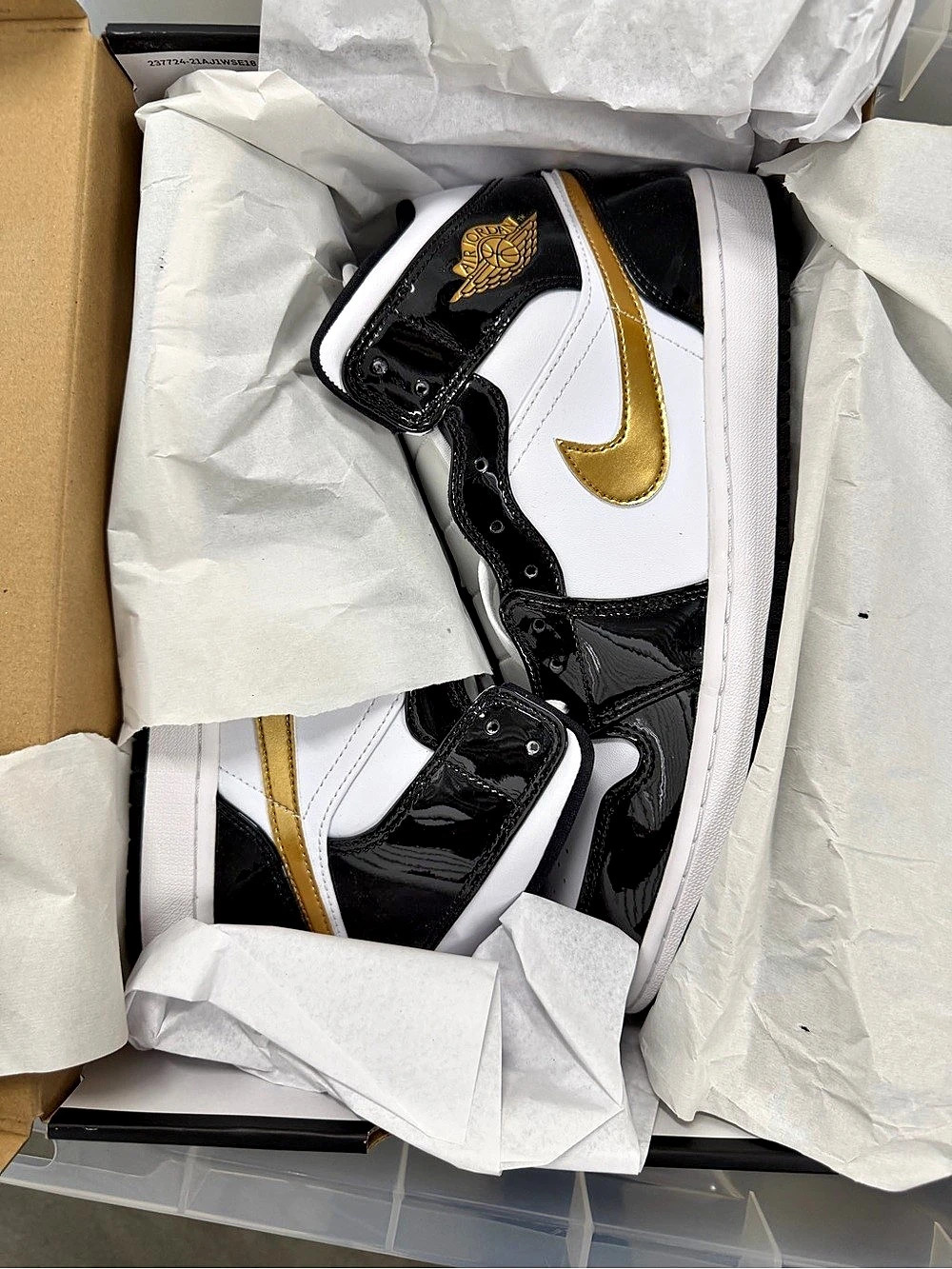Jordan Air Jordan 1 Mid SE Black Metallic Gold Black & White US 11